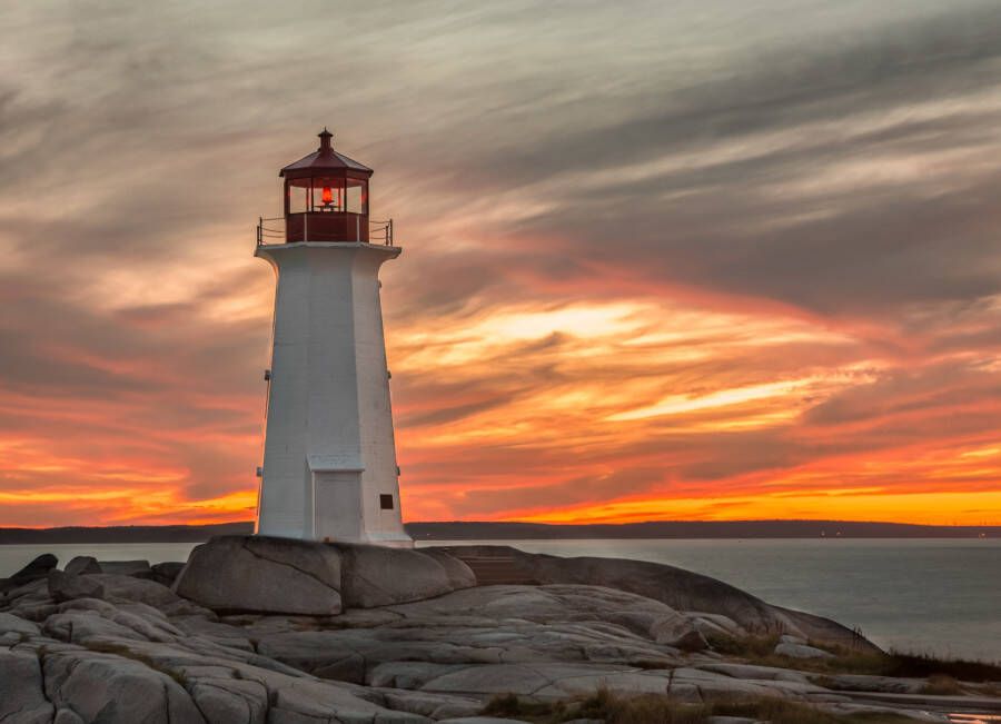 Papermoon Fotobehang Lighthouse Peggy Cove Sunset