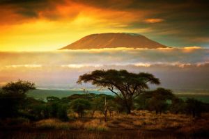 Papermoon Fotobehang Mount Kilimanjaro and Clouds