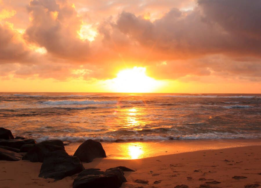 Papermoon Fotobehang Sunrise Lihue beach