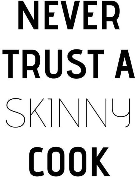 Queence Sierobject voor aan de wand Never trust a skinny cook Stalen bord blikken bord spreuk grappig wanddecoratie retro 20x30cm