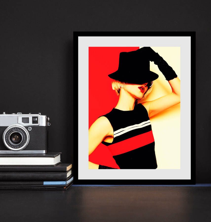 Queence Wanddecoratie Faceless HD premium posterdruk incl. houten lijst (1 stuk)