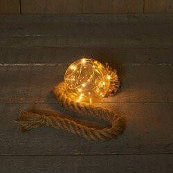 Merkloos 2x stuks verlichte glazen kerstballen aan touw met 8 lampjes goud warm wit 10 cm Decoratie kerstballen met licht kerstverlichting figuur