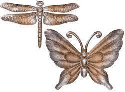 Merkloos Set van 2x stuks metalen vlinder en libelle donkerbruin brons 29 en 46 cm tuin decoratie Tuindecoratie libellen en vlinders Tuinbeelden