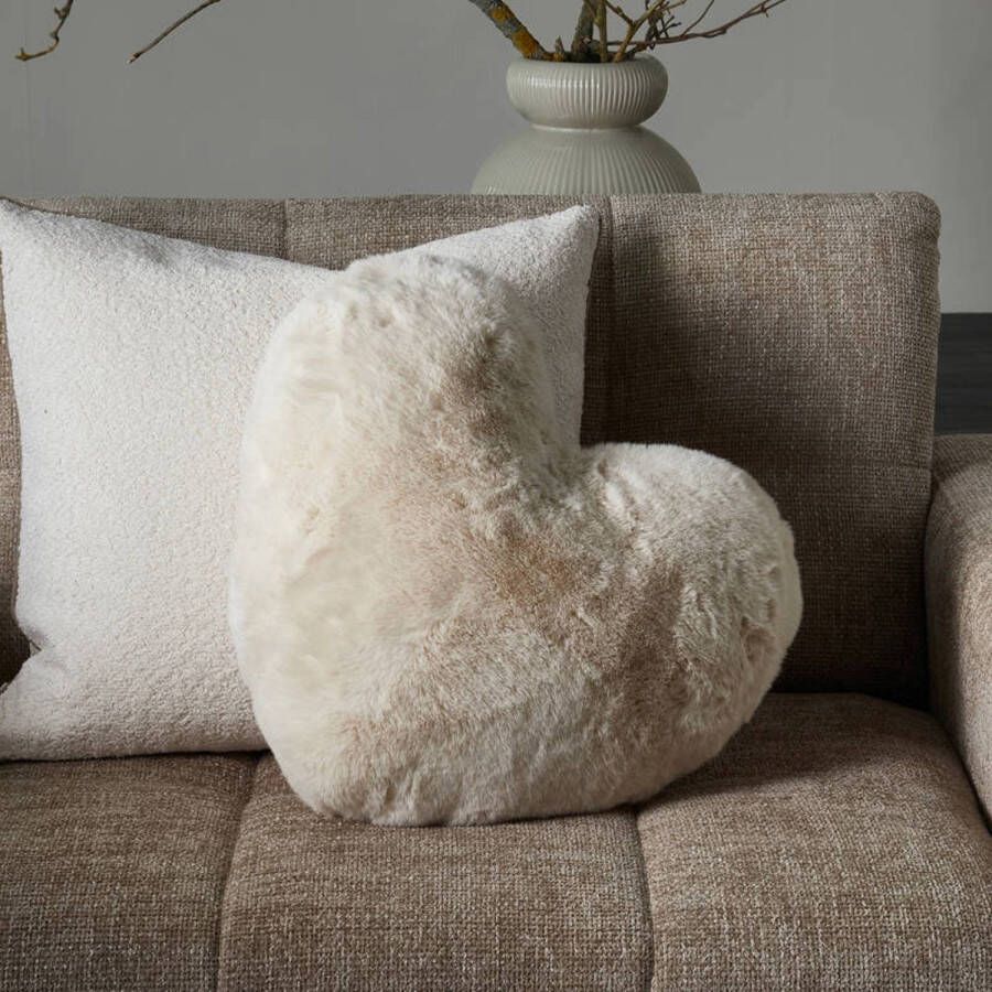Riviera Maison sierkussen Heather Heart Faux Fur (52x46 cm)