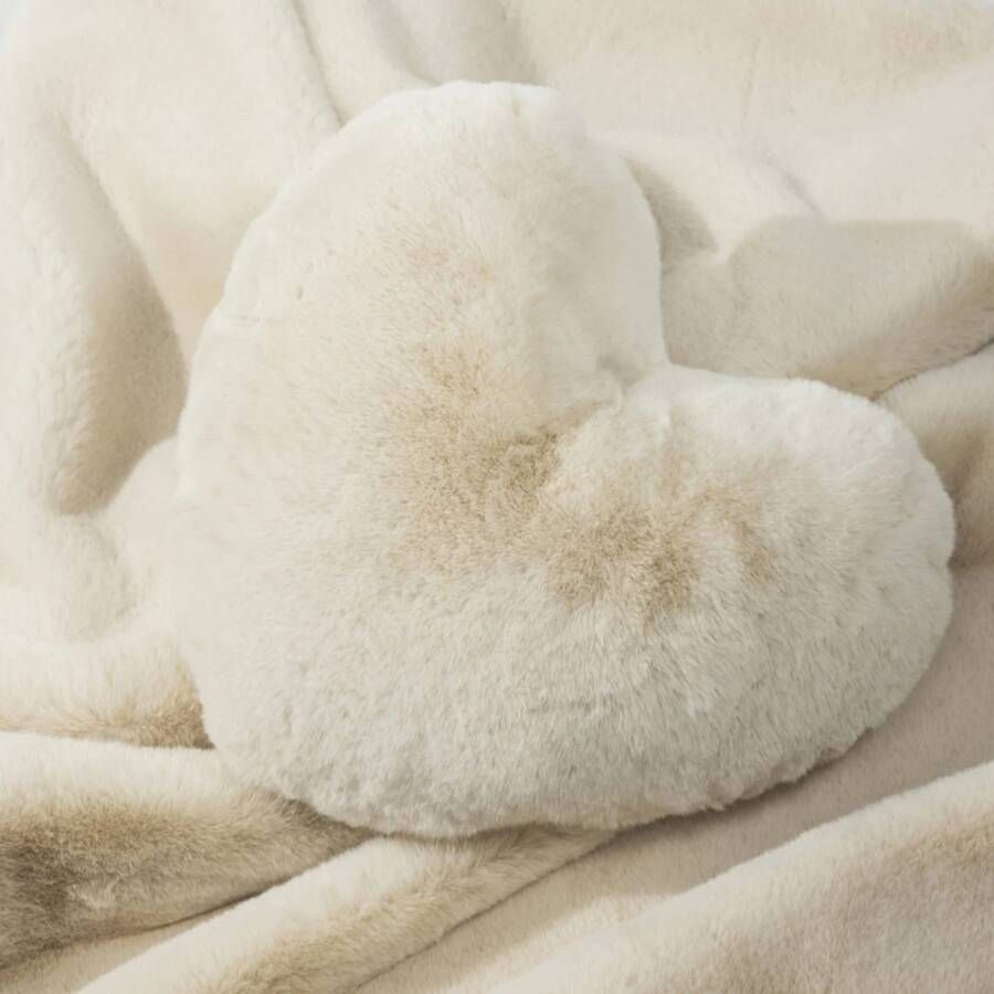 Riviera Maison sierkussen Heather Heart Faux Fur (52x46 cm)