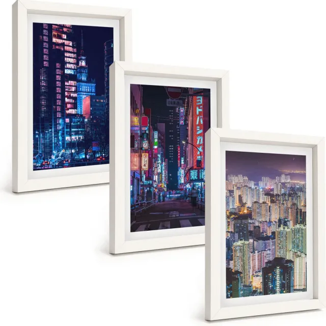 TULUP 3-Delige Schilderij Set - Nachtelijke stadsgezichten met neonlichten - 20x30 - Moderne Wanddecoratie - Slaapkamer - Stijlvolle Muurdecoratie witte lijst