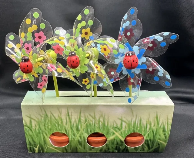 Impuls Set van 3 decoratieve windmolentjes in pot - kunststof+houten steker "bloemetjes en lieveheersbeestjes"- meerkleurig + groene potjes- dia 9 cm x hoogte 16 cm - Tuinaccessoires - tuinstekers Meerkleurig - bloemetjes en lieveheersbeestjes