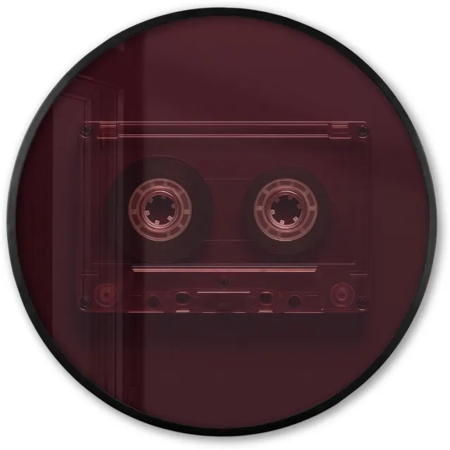 FrameYourWall Poster in lijst Rond - Fotolijst 80x80 cm - Posters - Cassetteband - Bordeaux - Vintage - Ronde posterlijst zwart - Decoratie - Wanddecoratie woonkamer - Muurdecoratie slaapkamer Cassetteband - Vintage