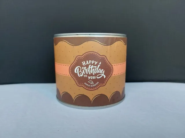 Mustard geurkaars in blik appelgeur verjaardag cadeau 8 cm Chocola