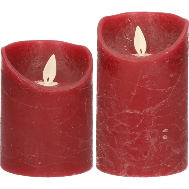 Anna's Collection LED kaarsen/stompkaarsen - set 2x - bordeaux rood - H10 en H12,5 cm - bewegende vlam