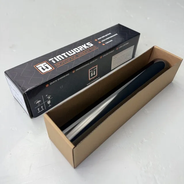 Tintworks Professionele auto folie 3% - ULTRA DARK - verduisterend - vervormbaar - 300x51cm 03% ultra dark (donkerste tint)