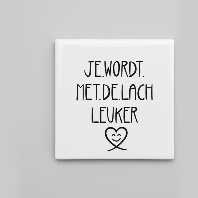 Nevolis Je Wordt Met De Lach Leuker Decoratieve Tegel – Positieve Tekst Wanddecoratie – Keramische Tegel 15 × 15 cm Multi Color