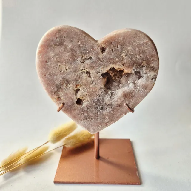 Moonlight Gemstones XL Edelsteen Druzy Pink Amethyst Hart – Hoge Kwaliteit ±600g | incl. metalen standaard | uniek stuk Roze Amethist Meerkleurig