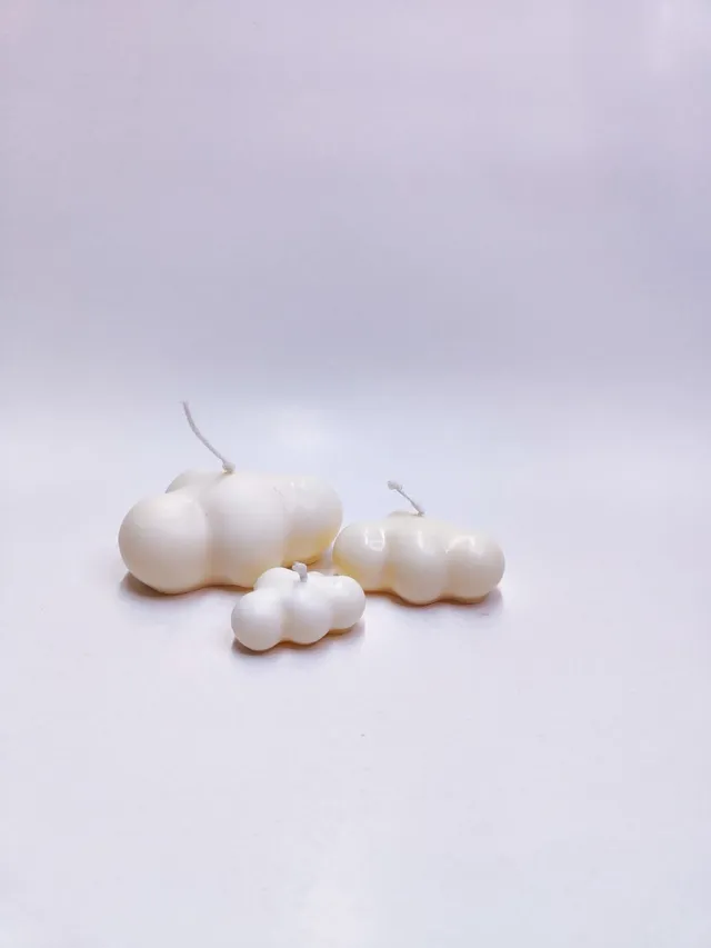 Mooys Set van 2 wolken kaarsen van MOOYS. S en M - set of 2 cloud candles Taupe