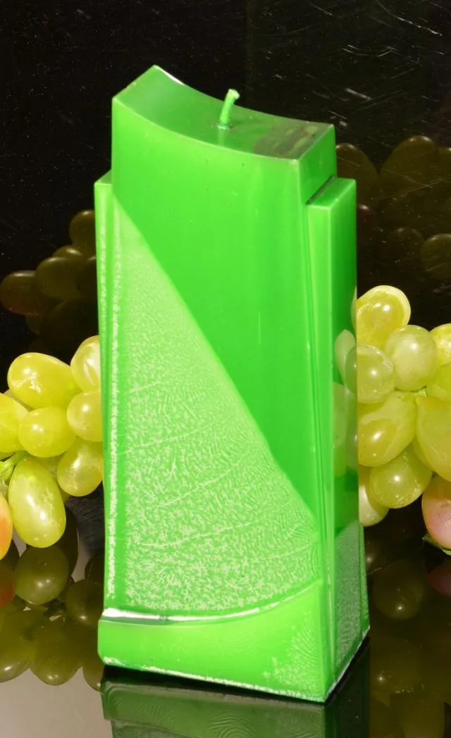 MilaNNE Apollo kaars, GROEN METALLIC, hoogte 16 cm