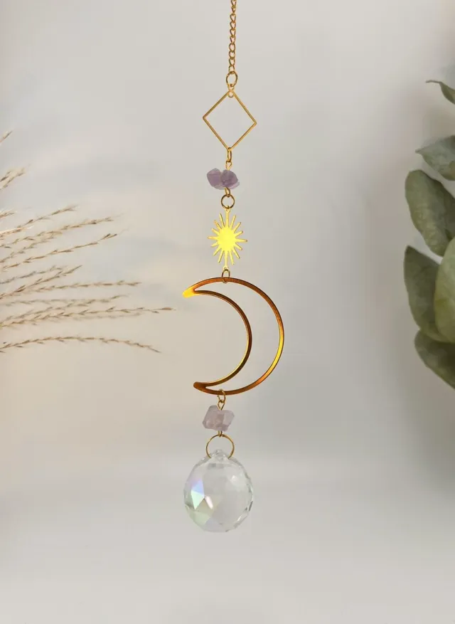 Cosy Casa Crystal Suncatcher - Kristal Zonvanger - Goud - Cadeau verpakking - Raam Decoratie - Kristallen - Zonnevanger - Edelsteen - Amethist - Machisch - Gemstone - Luna Luna - Goud - Groot formaat