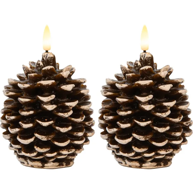 Anna's Collection LED dennenappel kaars - 2x - bruin - 10 x 8.5 cm - met timer