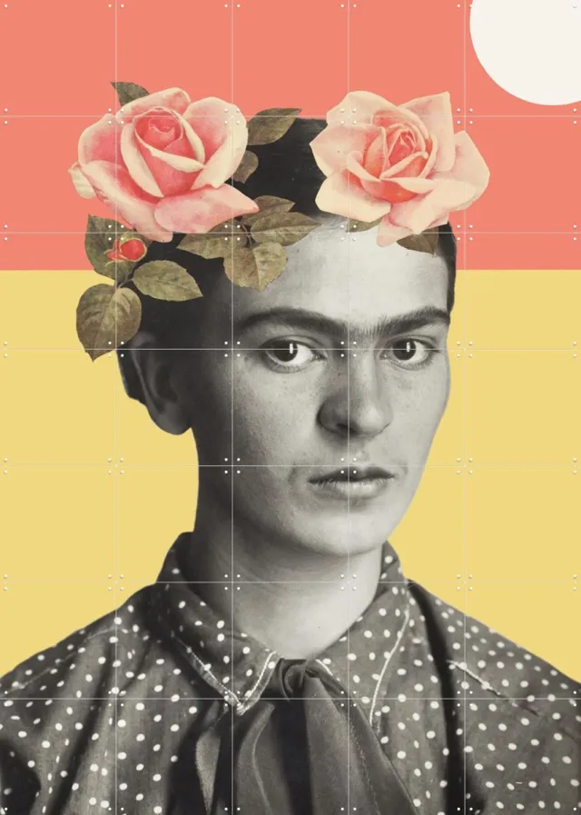 IXXI Frida, Florent Bodart - 100 x 140 cm - Grote wanddecoratie en posters - Kleurrijk, Vintage, Collage, Illustraties, Pop art, Gemengde Technieken Warme kleuren / Geel