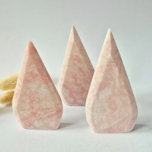 Moonlight Gemstones Premium Roze Jade Flame | Natuurlijke Edelsteen Sculptuur Meerkleurig