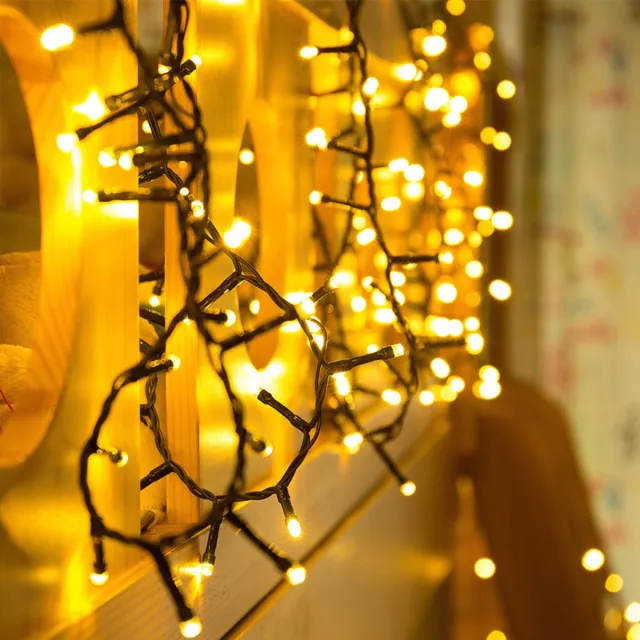 Daity Kerststerrenhemel lichtsnoer - 20 meter 200 lampjes - warm witte boomlampjes - waterdichte lichtsnoer - geschikt voor kerstkransversieringen binnen en buiten - plug-in