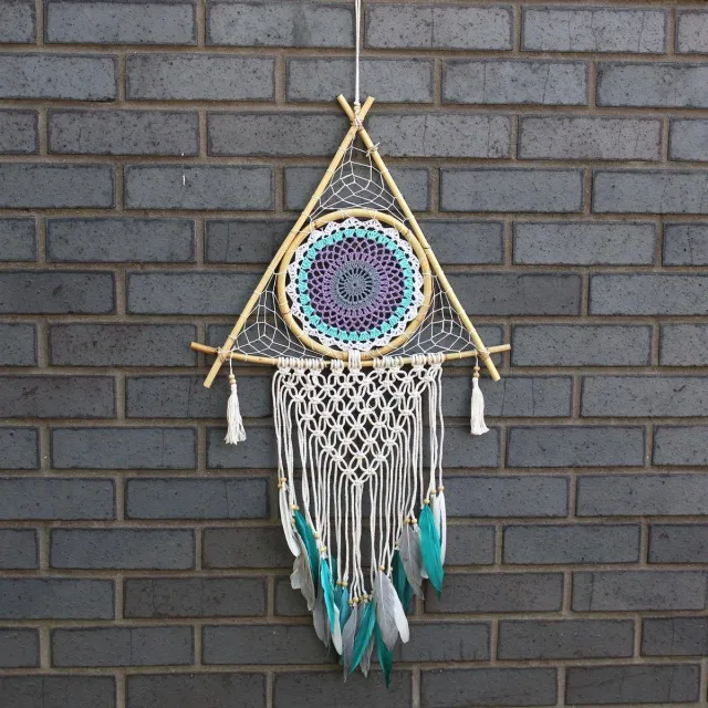 Ancient Wisdom Bescherming Dromenvanger - Grote Macramé Piramide Wit/Turkoois Lrg Macrame Pyramid Wit / Turquoise