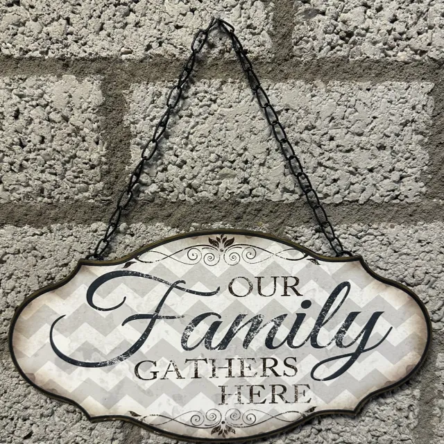 Impuls Metalen wanddecoratie "Our Family Gathers here" - meerkleurig - hoogte 29 x 30 x 1 cm - Voor binnen en buiten - Wanddecoratie - Woonaccessoires - Tuinaccessoires Meerkleurig - our family gathers here