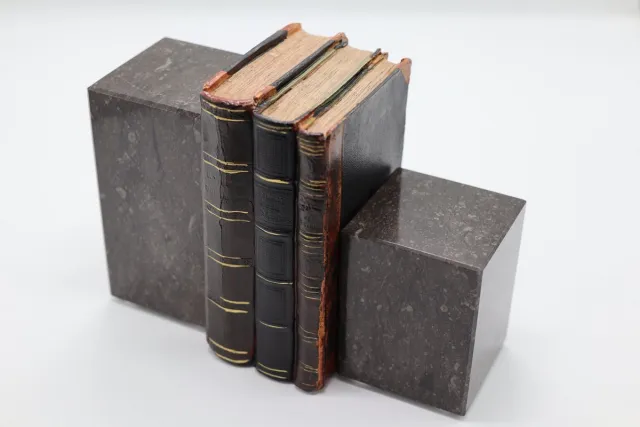 LuxuryQuarry Blauwsteen Boekensteun Handgemaakt Set van 2– Boeken Steun Arduin Decoratieve Accessoires - Boeksteun Boeken - LuxuryQuarry® zwart