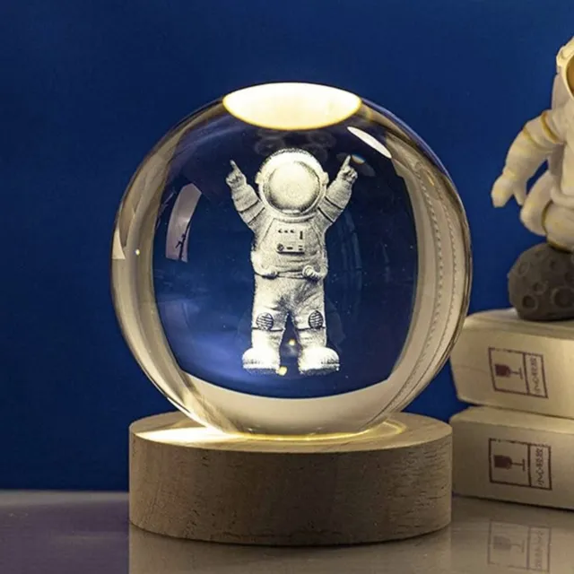 Mazaico 3D Kristallen Bal Astronaut - Nachtlampje - LED Glas Licht Hologram lamp met Massief Houten Basis - Nachtlamp - Cadeau idee - Verlichting - USB aansluiting - Woondecoratie Transparant-Astronaut