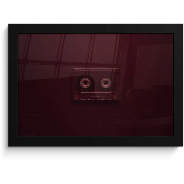 FrameYourWall Poster in lijst - Fotolijst 30x20 cm - Posters - Casteband - Bordeaux - Vintage - Posterlijst zwart - Decoratie - Wanddecoratie woonkamer - Muurdecoratie slaapkamer Cassetteband - Vintage