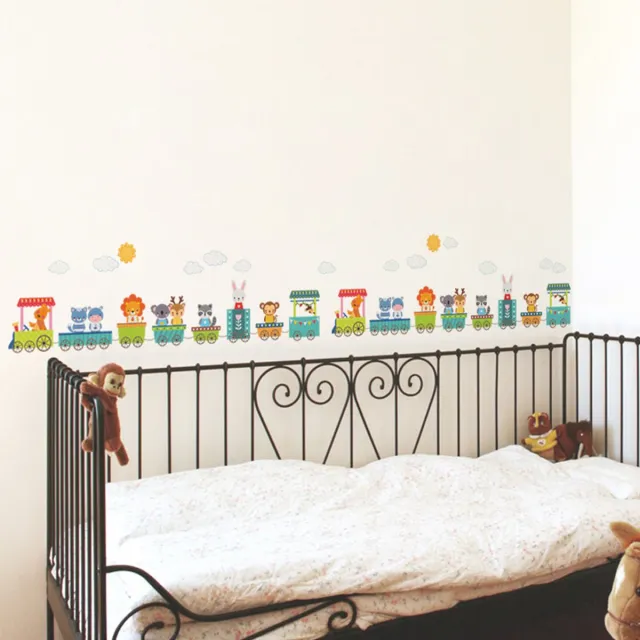 Ambiance Sticker Decoratieve muurstickers met twee dierentreintjes. Multi color