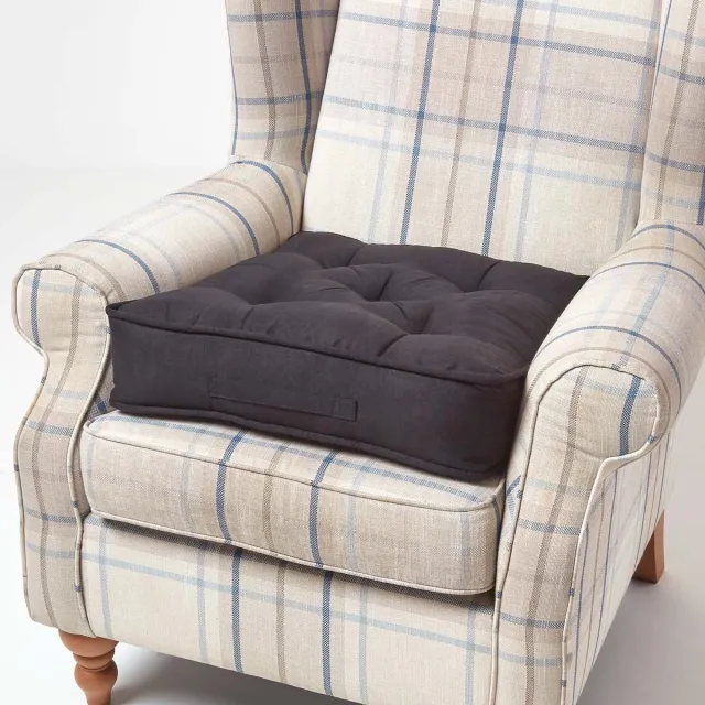 Homescapes Comfortabel fauteuilkussen met velours bekleding - zitkussen zwart, 50 x 50 cm