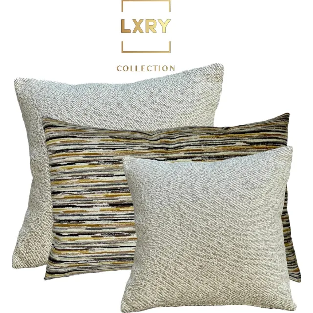 Zippi Design LXRY Zippi Design Sydney Bouclé LXRY set - velvet bouclé wit crème geel bruin gestreept - Luxe handgemaakte designkussens met eenden veren vullingen - maten 45x45cm en 40x60cm