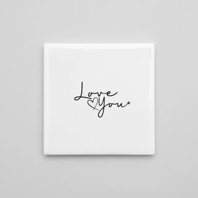 Nevolis Minimalistische Liefdesquote Keramische Tegel “Love You” – Elegante Romantische Wanddecoratie, Betekenisvol Cadeau, Woondecoratie Tegel 15 x 15 cm Multi Color