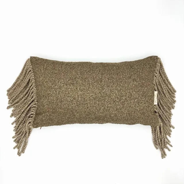 MENZA Veronique De Kock Tokio Nights kussen gevuld 30x50cm taupe met taupe franjes Bruin