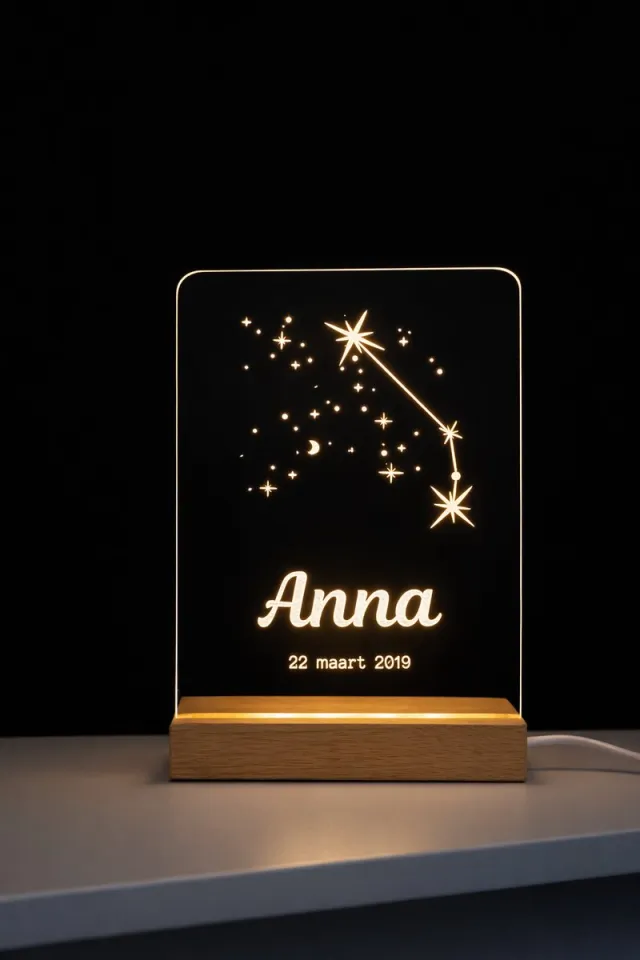 Laserloom Gepersonaliseerd sterrenbeeld lampje Ram – Met Naam & Datum – Uniek Nachtlampje Babykamer - kraamcadeau - 11x15cm - ledlamp Sterrenbeeld Ram