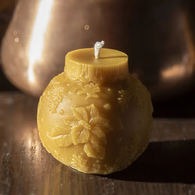 cailleagh's candles and gifts Bijenwas kerstbal met kerstroos, 214 gram geel