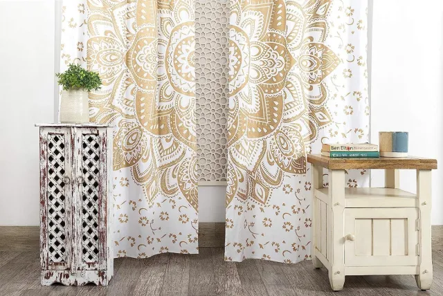 Indian Hippie Bohemian Gordijnen met print, set van 2 Indian Hippie Bohemian Beautiful Ombré Color Mandala Gordijnen Wit Goud