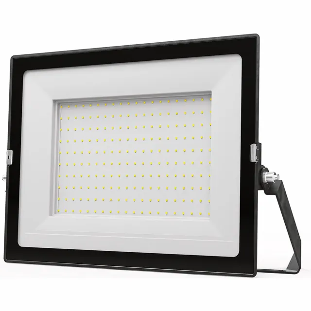HOFTRONIC Stratos LED Schijnwerper met sensor - 200 Watt 23530 Lumen - IP65 Waterdicht - 6500K - Daglicht wit - Zwarte Breedstraler - Veiligheidslamp - Buitenlamp met bewegingssensor en schemerschakelaar