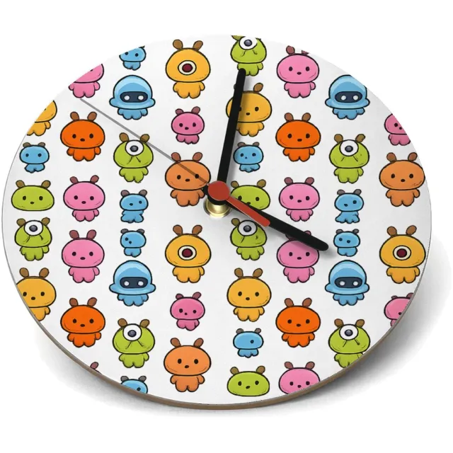Mr Cadeautjes Klok rond Ø 19 - design Herhaald patroon van kleine ruimtewezens in zachte pastelkle | cadeau Wit