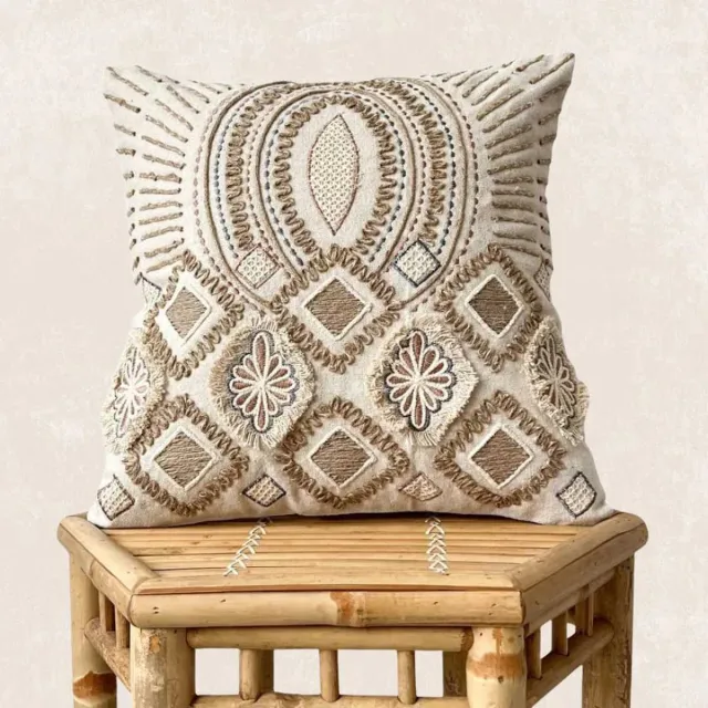 The Four Pursuits TFP Artisanal Embellished Cushion Cover - Sierkussenhoes | Noa - 45 x 45 cm - 100% Organic Cotton (GOTS Certified), Jute - Handmade in India - natural white, Beige, Brown