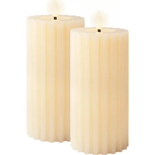 Lumineo luxe LED kaars/stompkaars - 2x st- creme wit ribbel - D7,5 x H17 cm - timer