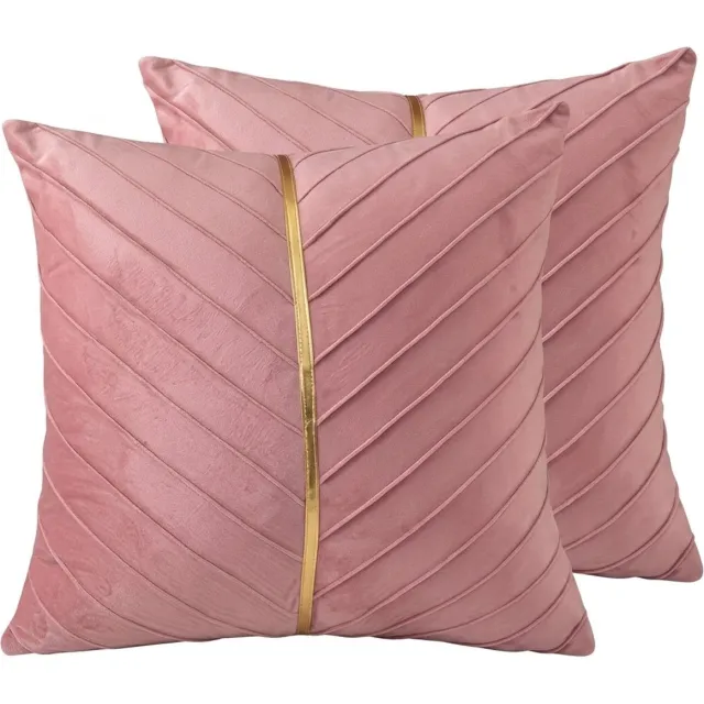 NUVEX Zacht roze kussen hoesjes 45 x 45 cm vierkant fluweel polyester set van 2 kussenhoezen met goudkleurige streep en reliëf patroon sierkussen hoes decoratief voor bank en stoel geschikt voor dames en heren