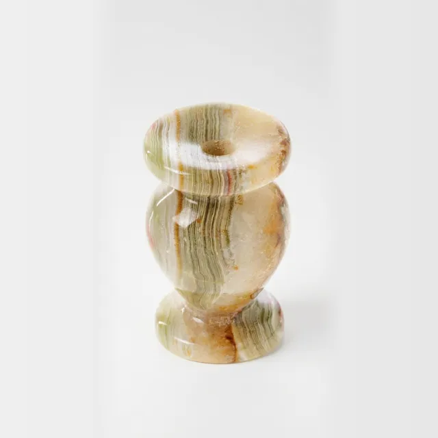 RALA Kandelaar van natuurlijk onyx – marmeren kaarsenhouder voor dunne kaarsen tot 0,8 cm diameter – 6,6 cm hoog – groenbruin gestreept