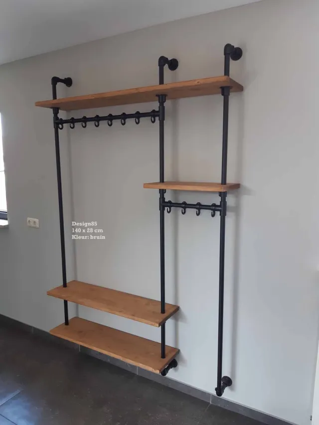 Design85 Industriële Wandkapstok 140 cm – Steigerbuis Kapstok met Plank – Hout & Zwart Staal – Design85 Bruin