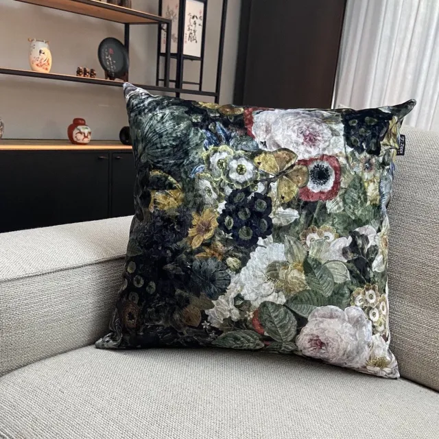 Zippi Design Flower Art Groot Sierkussen Fluweel 55x55 cm bloemen kussen kleur zwart geel groen