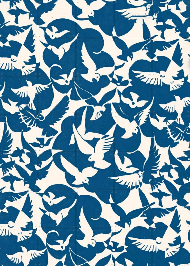 IXXI Nuee d oiseaux, Aster Edition - 100 x 140 cm - Grote wanddecoratie en posters - Minimalisme, Houtsnede, Kleurrijk, Grafisch Ontwerp, Vintage Monochroom / Blauw / Wit / Zwart