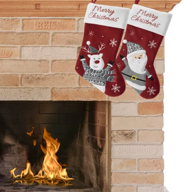 Hi Decoratie kerstsokken - setje van 2x st - H45 cm - velvet polyester - Merry Christmas Rood