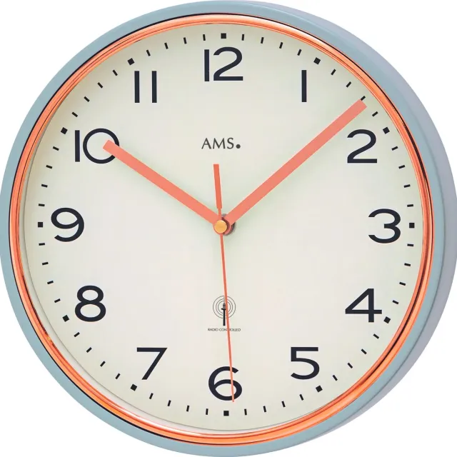 AMS F5509 - Wandklok - Analoog - Radiogestuurde tijdsaanduiding - Metaal - Mineraal Glas - Grijs - Rosékleurig - Wit