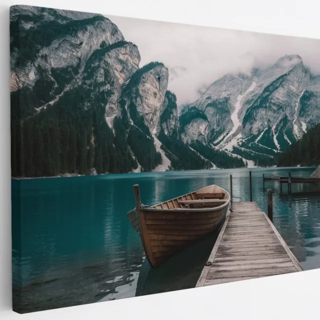 Saammp Canvas Schilderij - Boot aan steiger in de dolomieten - Landschap - Natuur - 30x20 - Foto op canvas - Wanddecoratie - Muurdecoratie Woonkamer - Slaapkamer decoratie - Canvas Print Multicolor