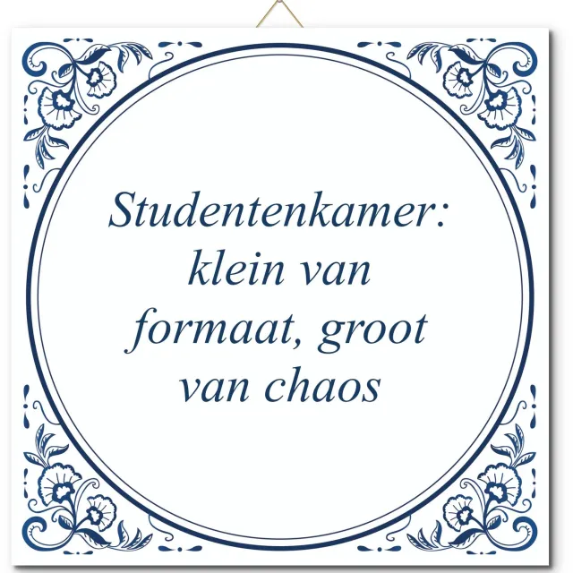 De Tegeltjesfabriek Tegeltje: Studentenkamer: klein van formaat, groot van chaos (met standaard) wit en blauw